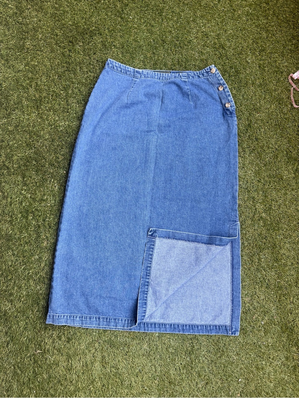 VTG Eddie Bauer - Classic Blue Denim Midi Skirt - 8P Button w/ Side Slit - Picture 2 of 6